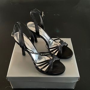 Worthington black strappy sandals